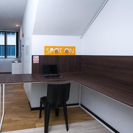 Spot On 89838 Lm Residence Miri Esterno foto