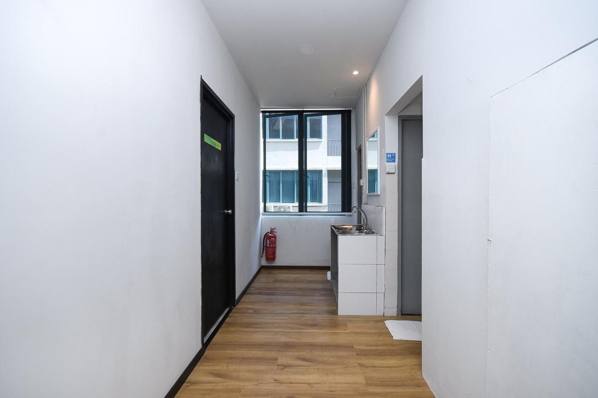 Spot On 89838 Lm Residence Miri Esterno foto