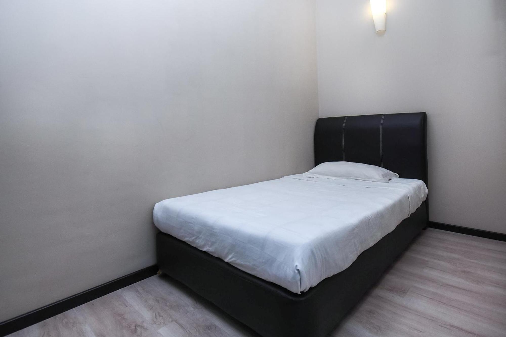 Spot On 89838 Lm Residence Miri Esterno foto