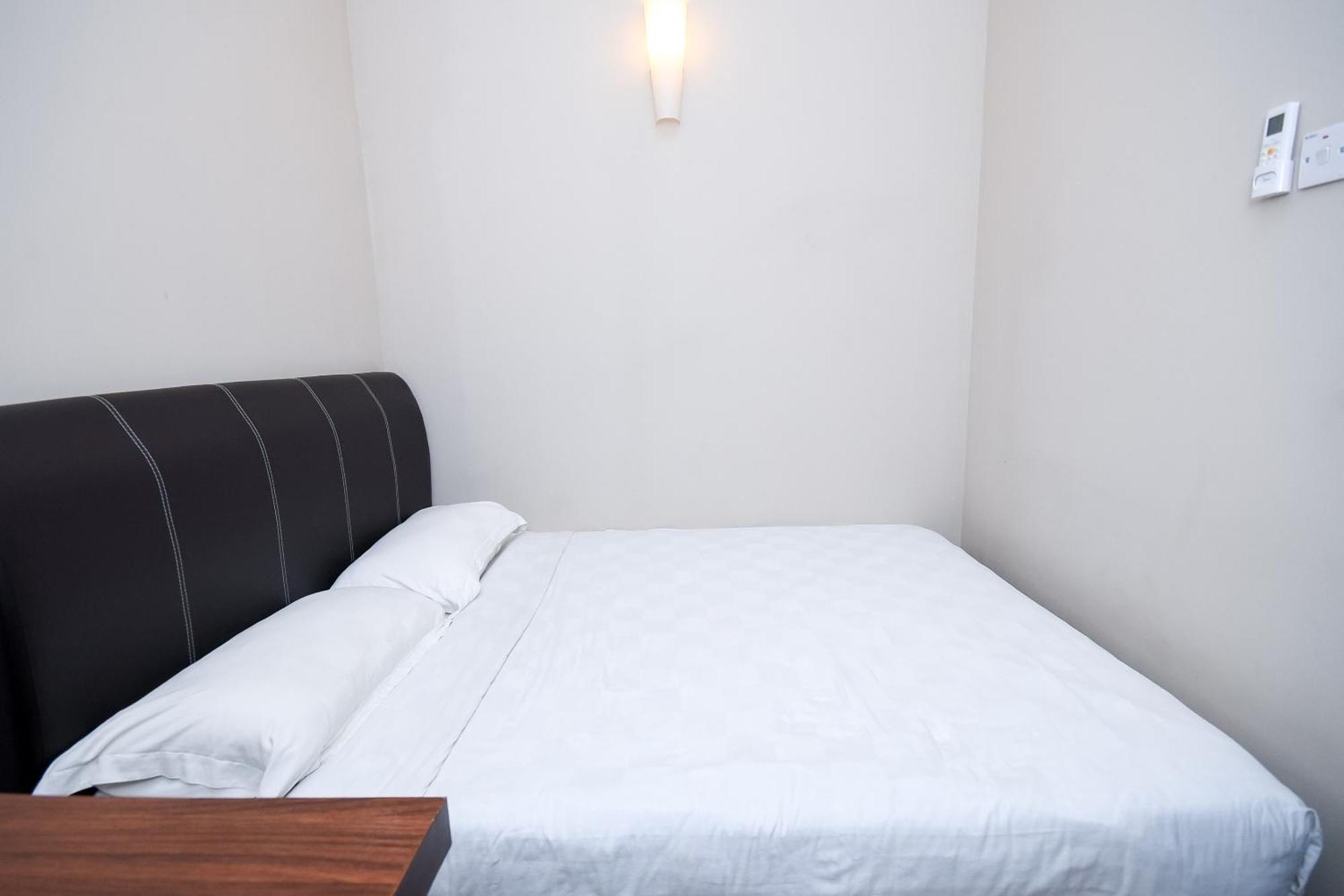 Spot On 89838 Lm Residence Miri Esterno foto