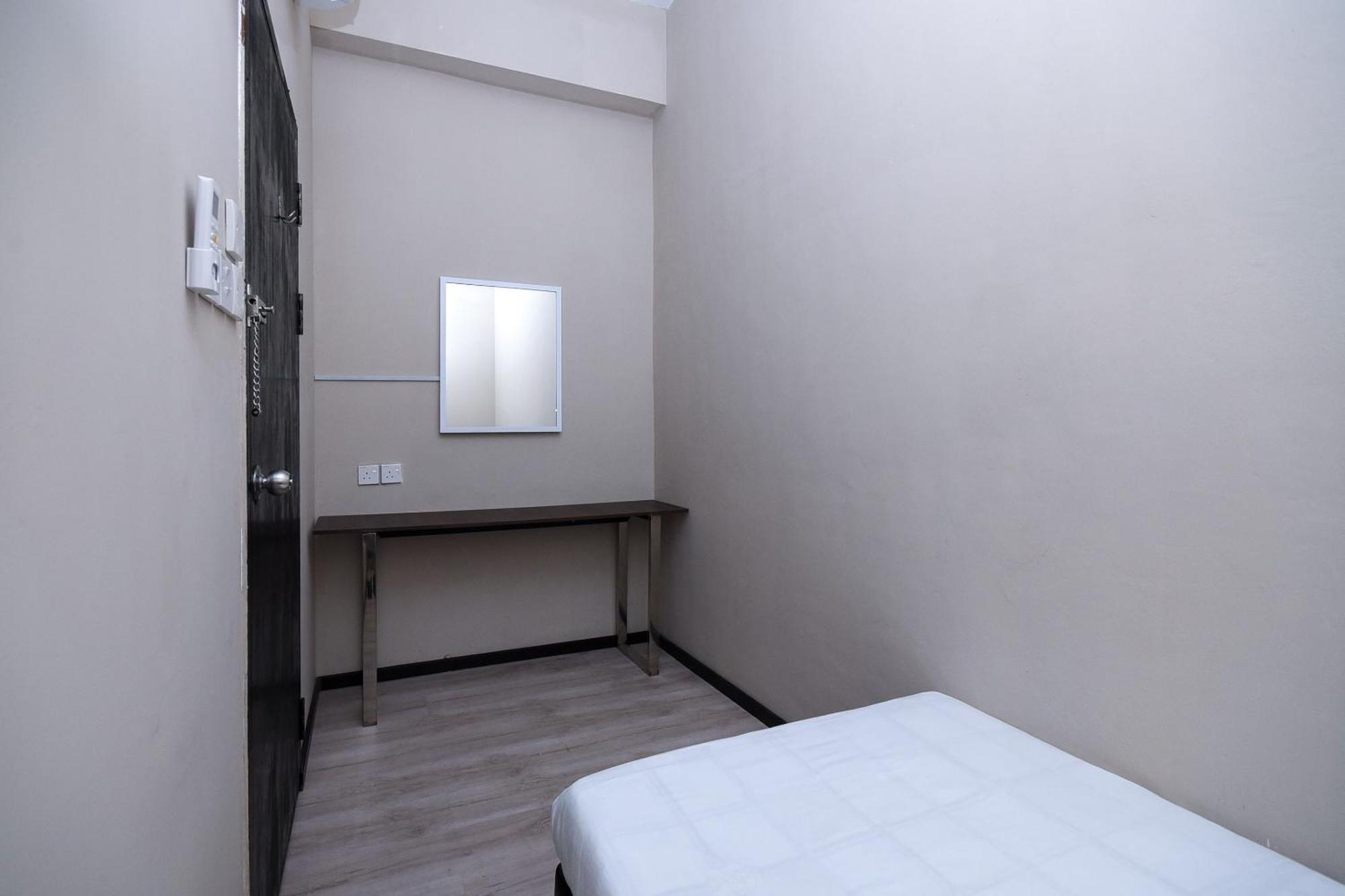 Spot On 89838 Lm Residence Miri Esterno foto