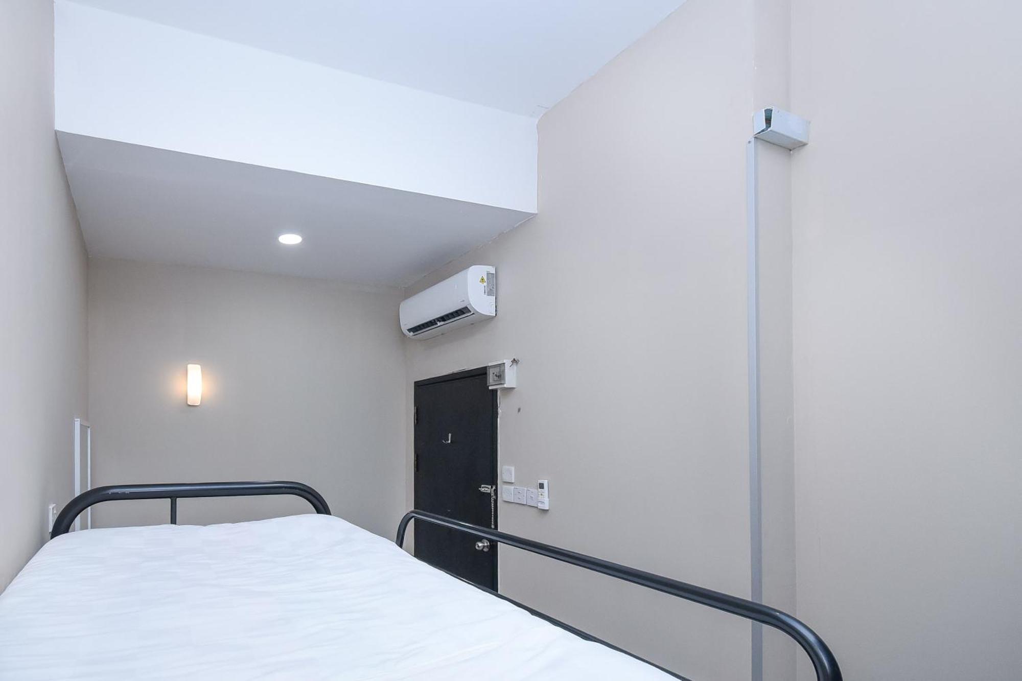 Spot On 89838 Lm Residence Miri Esterno foto
